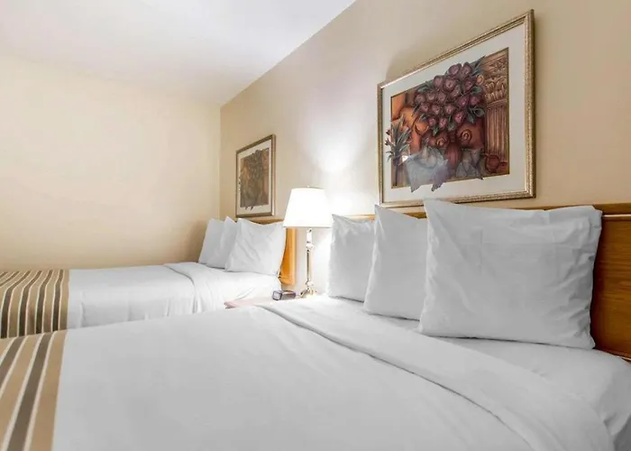 Econo Lodge New Liskeard