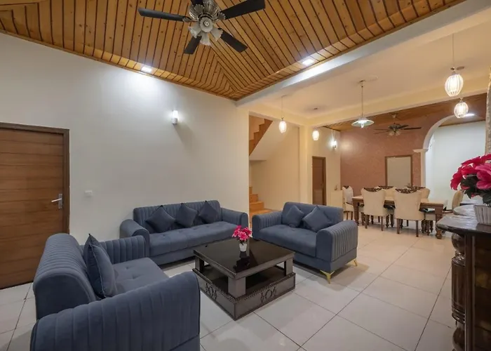 Four Bedrom House Kasauli I The Mountain Mansion I Serviced Villa I Party & Music I Sky Bonfire I Kasauli By Exotic Stays