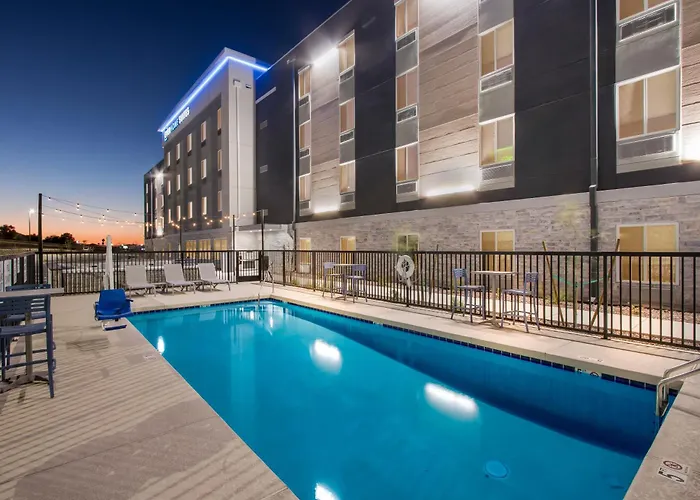 Everhome Suites Glendale Sports Entertainment District By Choice Hotels