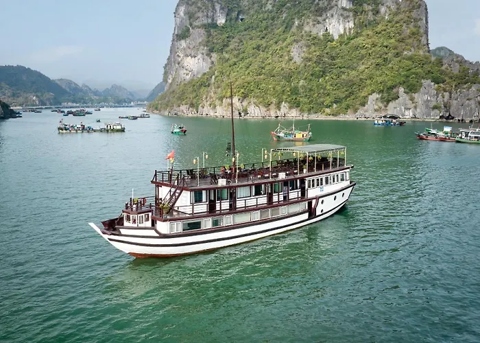 Garden Bay Classic Cruise Hạ Long