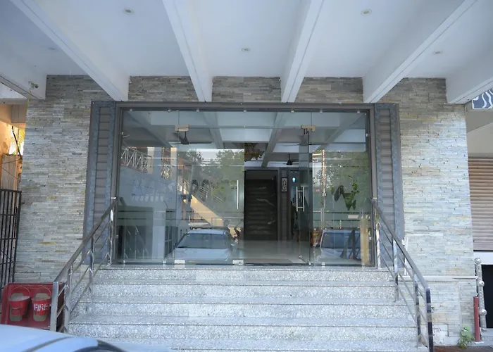 Mansarover Hotel & Banquets Bareilly