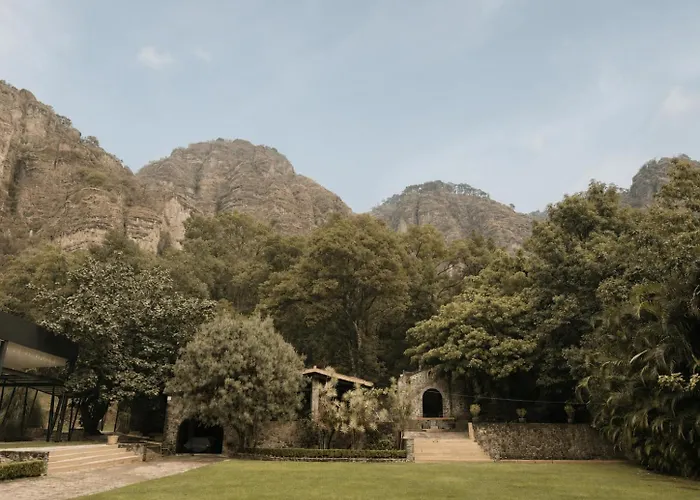 Hotel Bajo La Montaña Tepoztlán