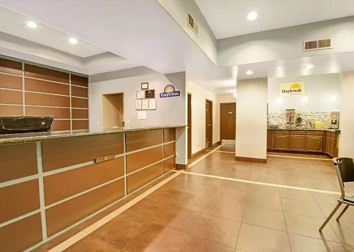 Days Inn By Wyndham El Paso West
