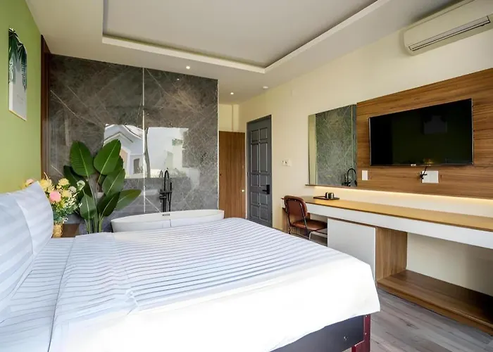 La Phan Huy Ich Hotel TP. Hồ Chí Minh