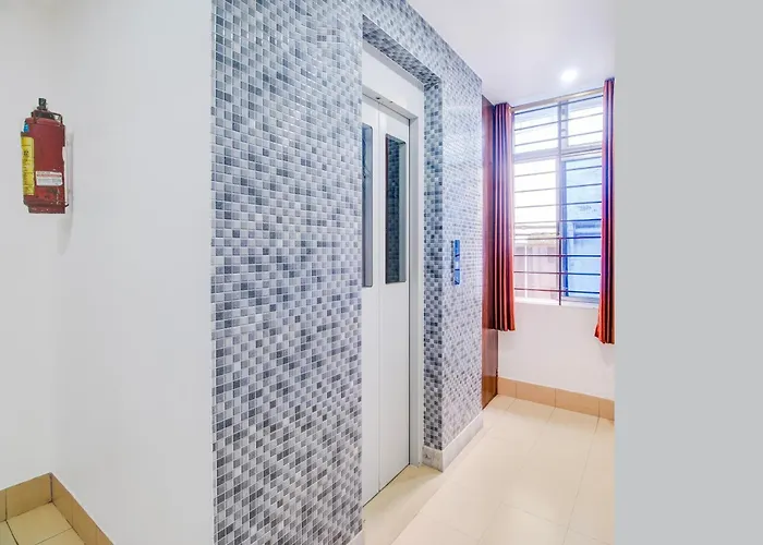 Super Collection O Sixmile Guwahati Formerly Hotel Gangotri