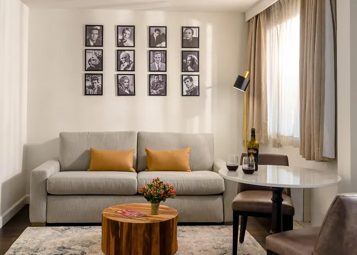 All-Movie Hotel Peachtree City