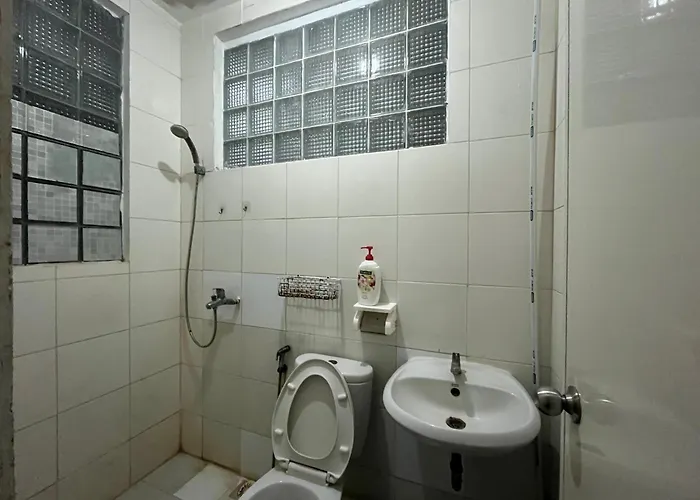 Spot On 94142 Al Fatih Residence Syariah 2 Jakarta