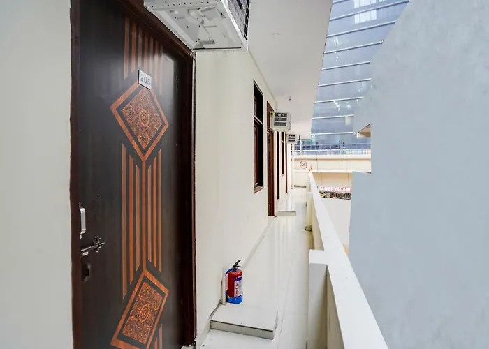Hotel O Yatra Inn Kalkaji Devi