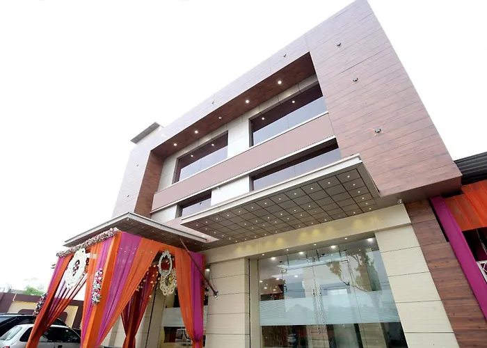 Hotel O Emblem Ludhiana