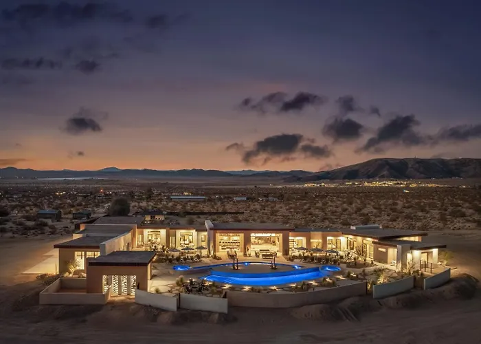 Peak By Fieldtrip - 8 Bedroom Modern Oasis - 2 Pools Joshua Tree