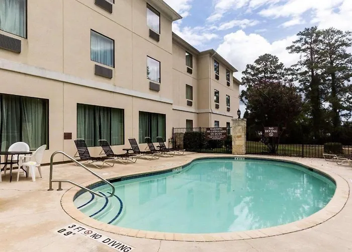Quality Suites Huntsville Near University