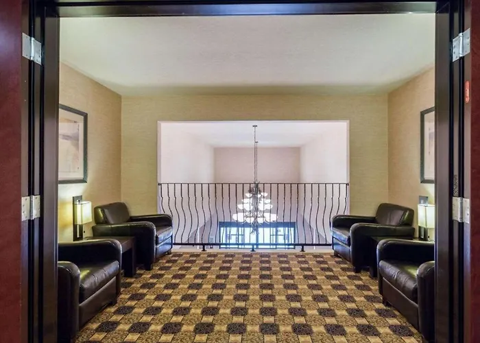 Quality Suites Huntsville Near University