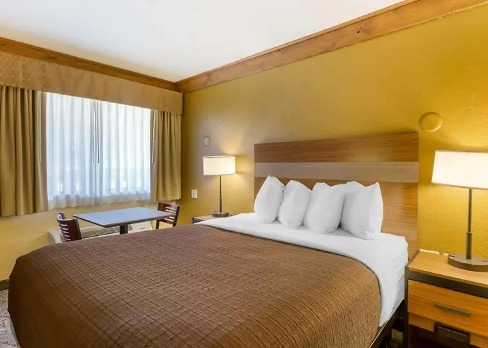 Best Western Rivers Edge Red River