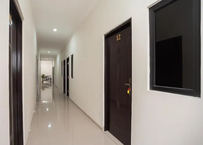 Hanna Residence near RSPI Puri Indah Mitra RedDoorz Jakarta