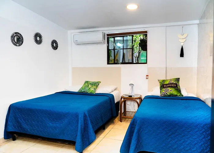 Charlys Place San Salvador