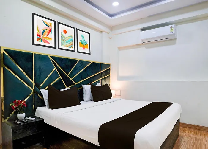 Hotel O Big Rahat Palace Mumbai
