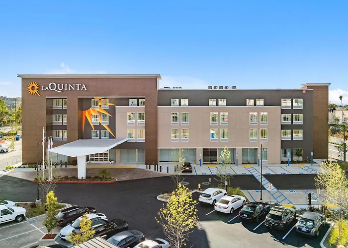 La Quinta Inn & Suites By Wyndham La Habra