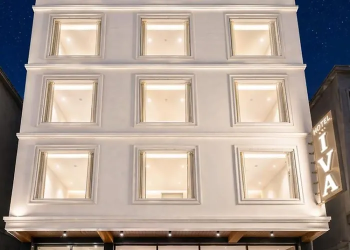 Iva Premium Delhi Airport - Free Airport Pickup Or Drop Hotel New Delhi