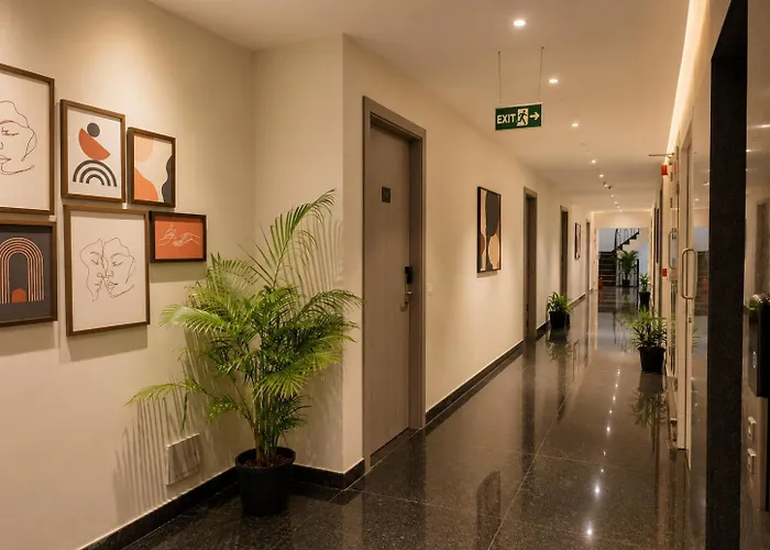 Iva Premium Delhi Airport - Free Airport Drop Hotel New Delhi