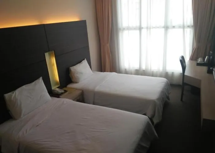 Grand Medallion Hotel Kampong Tabuan