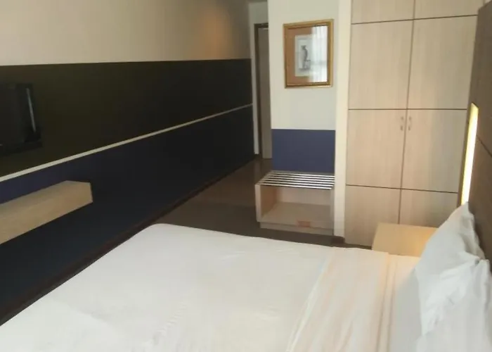 Grand Medallion Hotel Kampong Tabuan