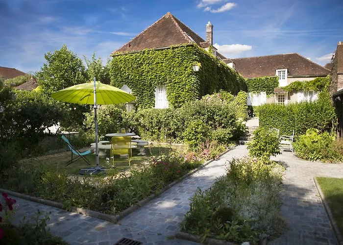 Aux Charmes De Maintenon