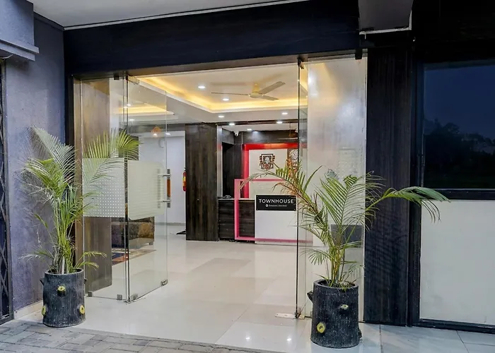 Super Townhouse Godavari Riverbank Formerly Shanti Datta Inn Nashik