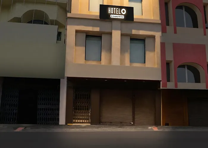 Super Hotel O Vivekanand Marg Prayagraj