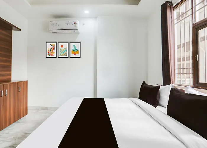 Hotel O Parl Crown New Delhi