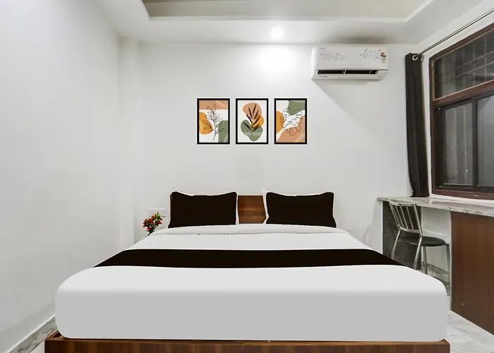 Hotel O Parl Crown New Delhi