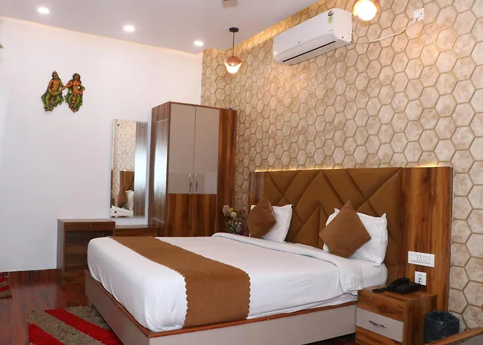 Hotel Strawberry Chandigarh