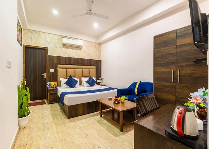 Hotel Apple Tree By Hotel Kiara - Near Mahipalpur Market New Delhi