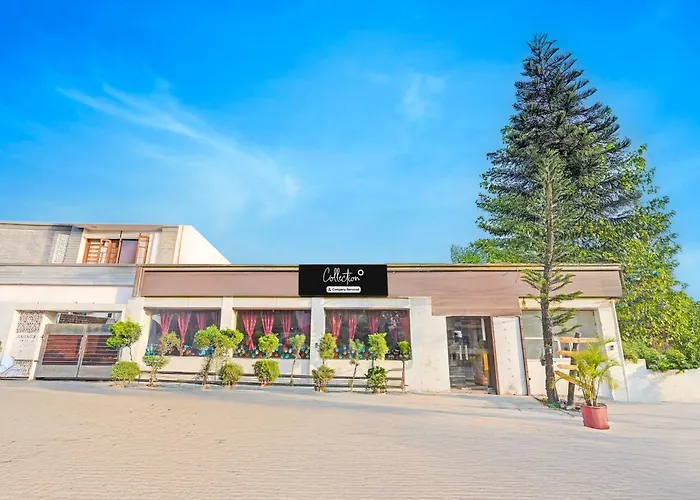 Super Collection O Race Course Dehradun Hotel