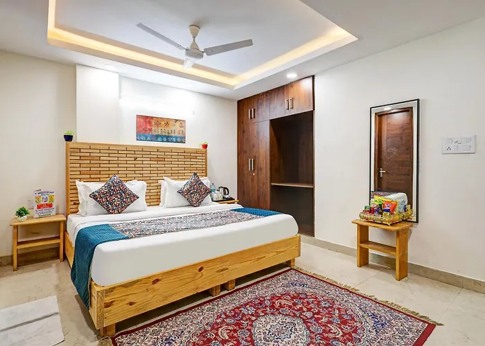 Hotel Ashram View With Luxury Near Nizamuddin Railway Station New Delhi