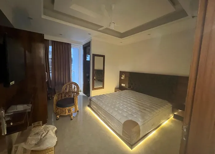 Sitara Premium Hotel Dhakad Gold, Near Lakshman Jhula Rishikesh