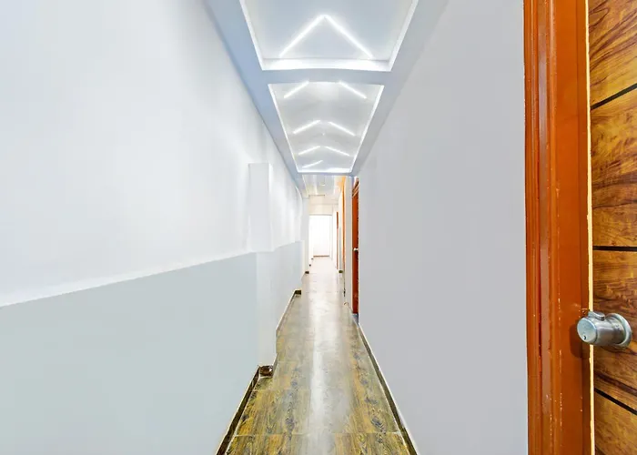 Hotel O Navya Grand Luxury Rooms Secunderabad