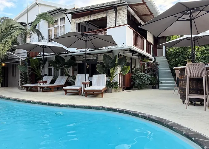 Trr3 Apt Near Beach With Fine Cuisine & Pool Grand Baie