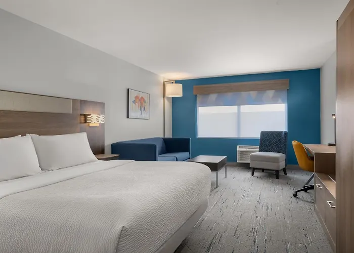 Holiday Inn Express & Suites Muncie Northwest By Ihg