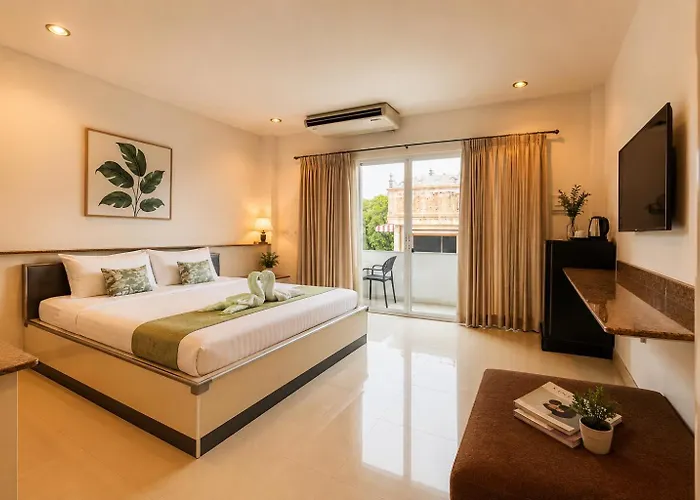 Ree- Riverside Hotel Bangkok