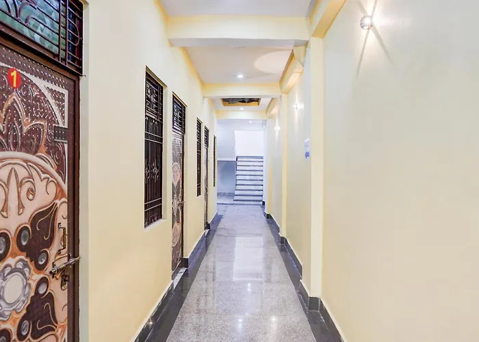 Pradhan Hotel Prayagraj
