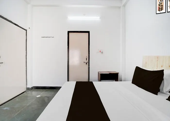 Hotel O Ramdut Palace Guest House Ayodhya