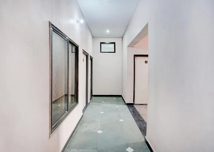 Hotel O Ramdut Palace Guest House Ayodhya