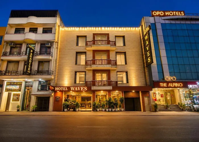 The Waves Hotel With Free Airport Pickup Or Drop Neu-Delhi