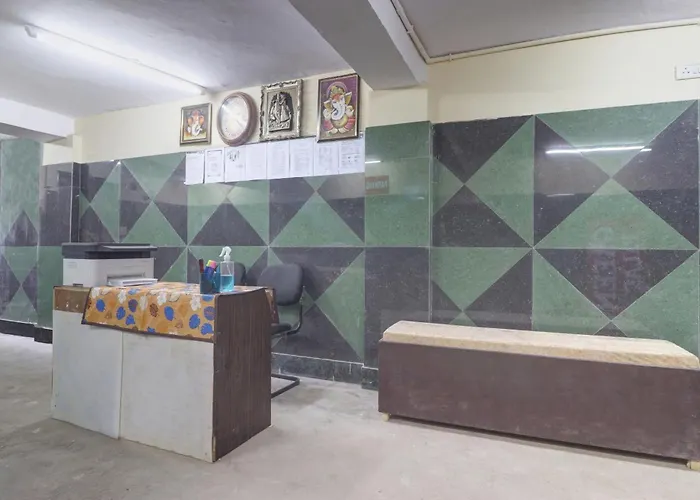 Hotel O Green Palace New Delhi