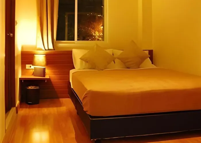 White House Asoke Sukhumvit 18 Hotel Bangkok
