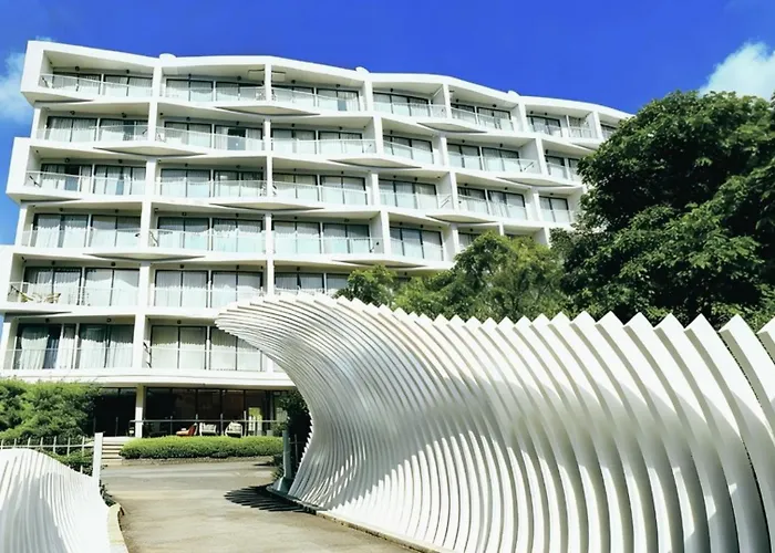 Laya Suites And Residences Bang Tao Beach 