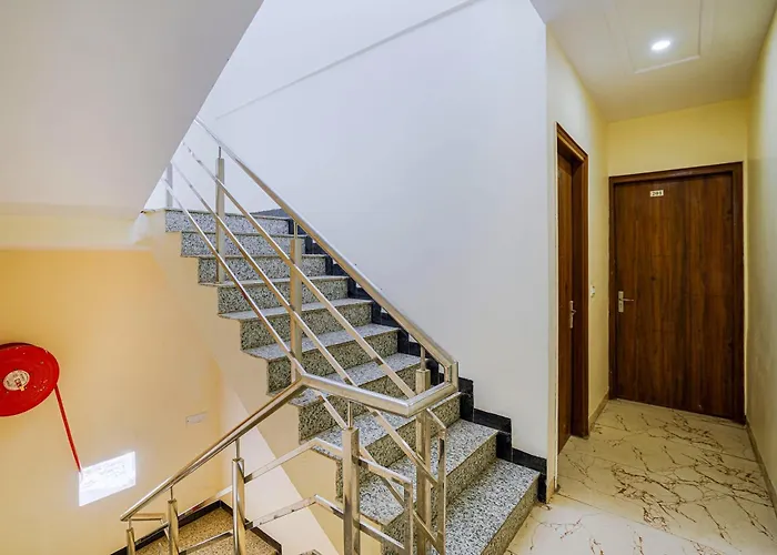 Hotel O Tree Inn Zirakpur