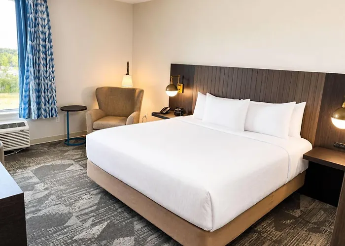 La Quinta Inn & Suites By Wyndham Mebane