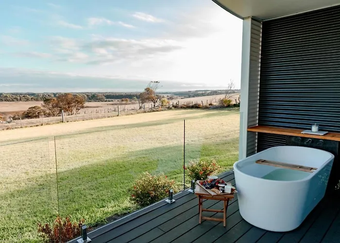 The Nest Luxury Stay Couples Accommodation W Private Bath Tub On The Deck, Sky Views, Disability Suitable Breakfast Hamper On Arrival Point Lonsdale
