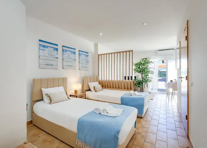 Solar Do Castelo Villa With Pool & Private Studio Albufeira